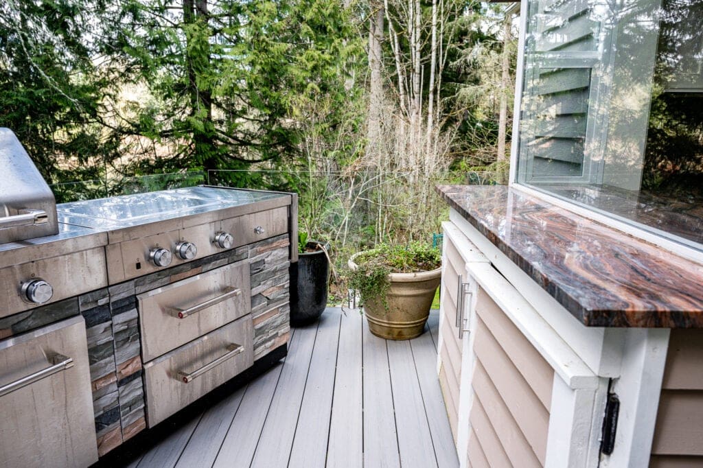 deck kitchen