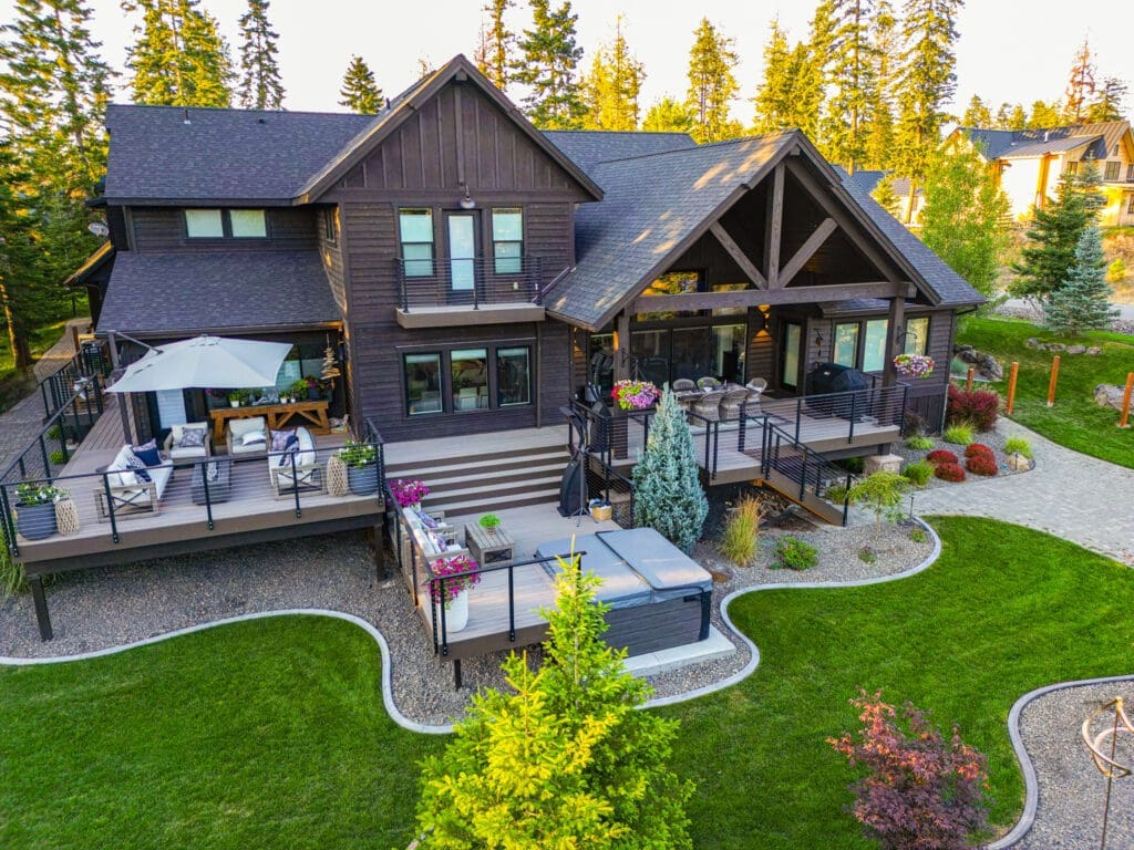 Outdoor deck spaces that compliment your home