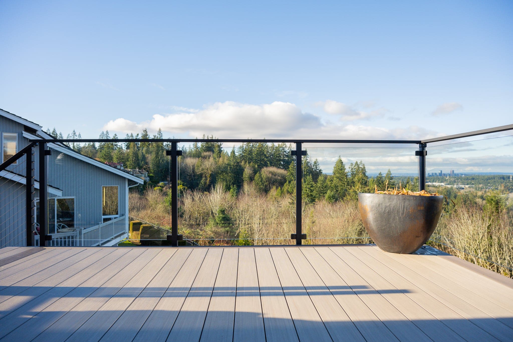 Azek Coastline deck with framed glass railing